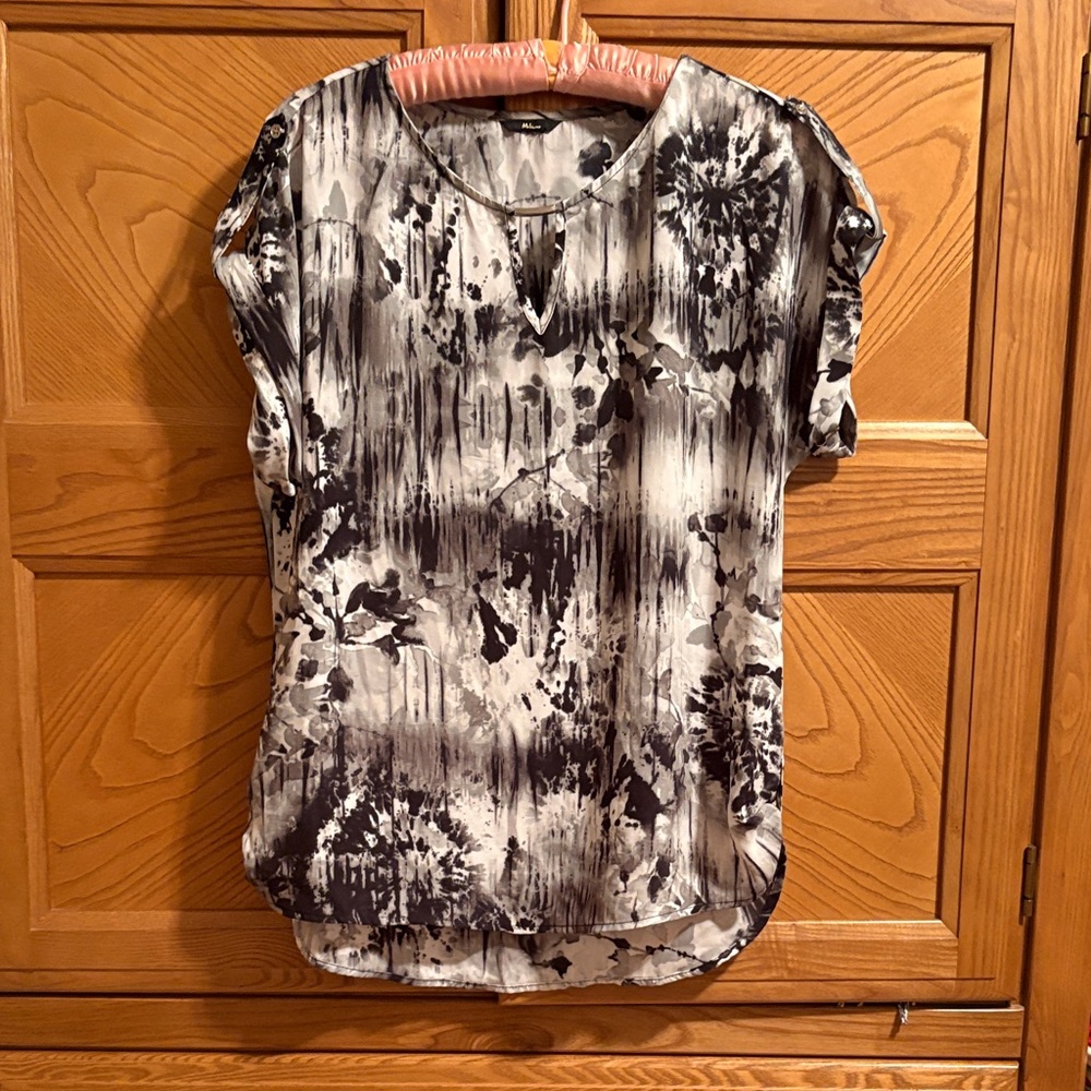 Women's Black and White Floral Top